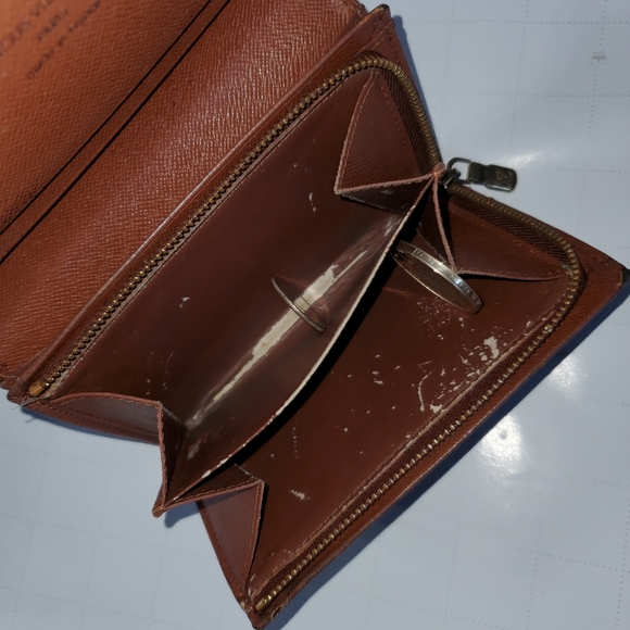 Louis Vuitton Monogram Snap Tresor Wallet - Picture 15 of 15